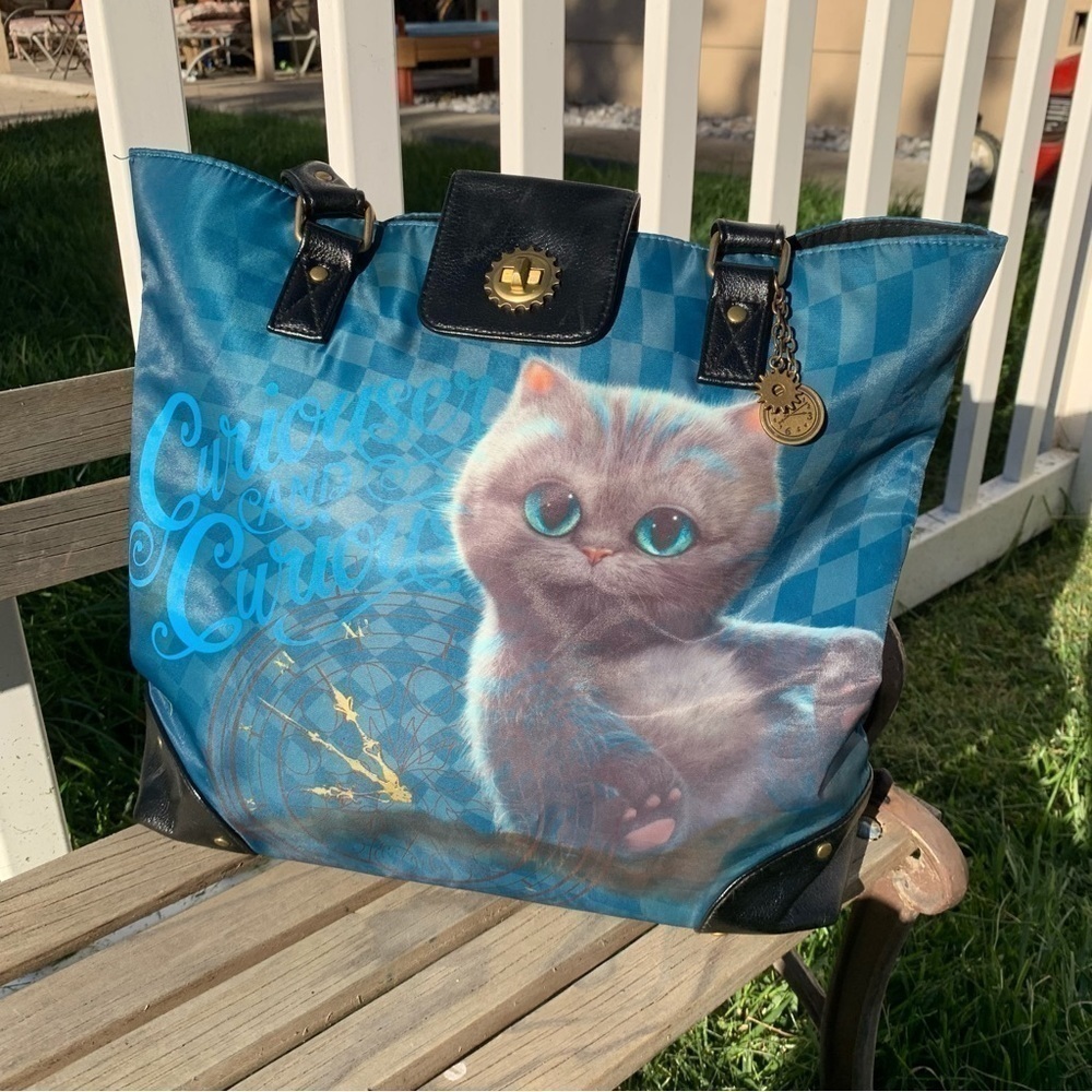 Alice through‎ the looking glass Cheshire Cat bag